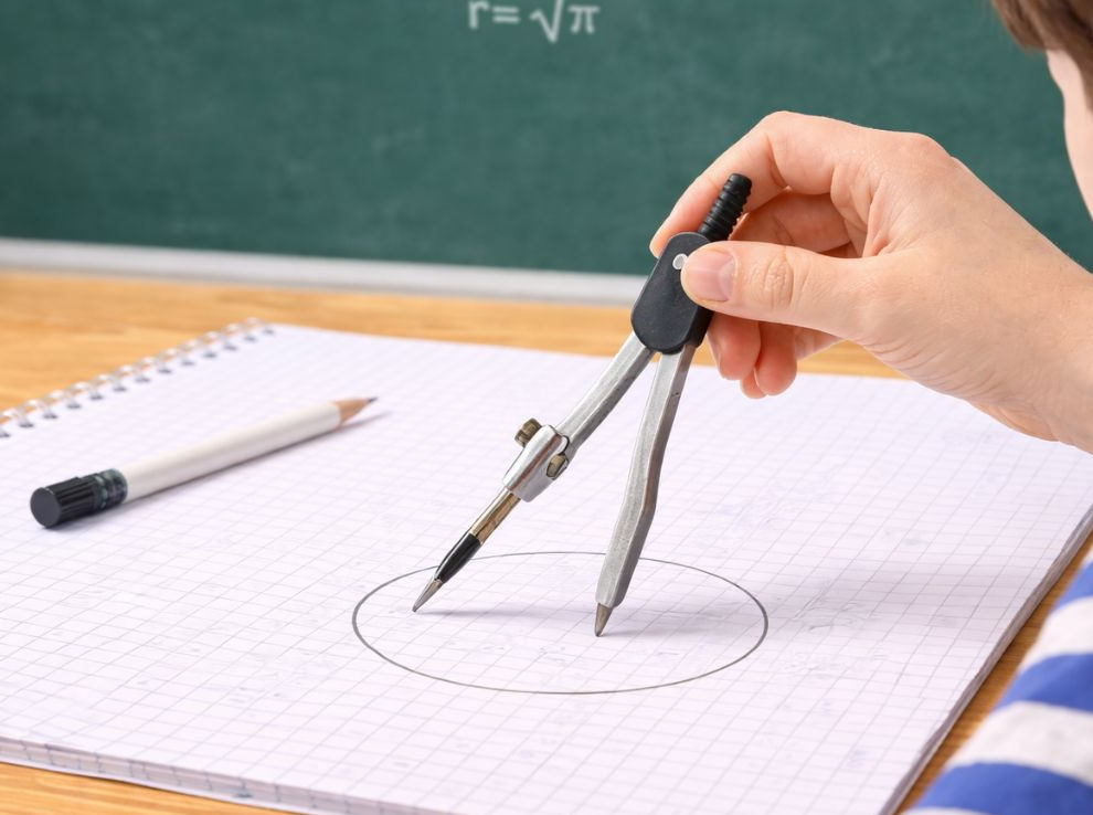 Set Geometrie 9 Piese cu 2 Compasuri, Rigla, Echer, Raportor si Cutie pentru Scoala