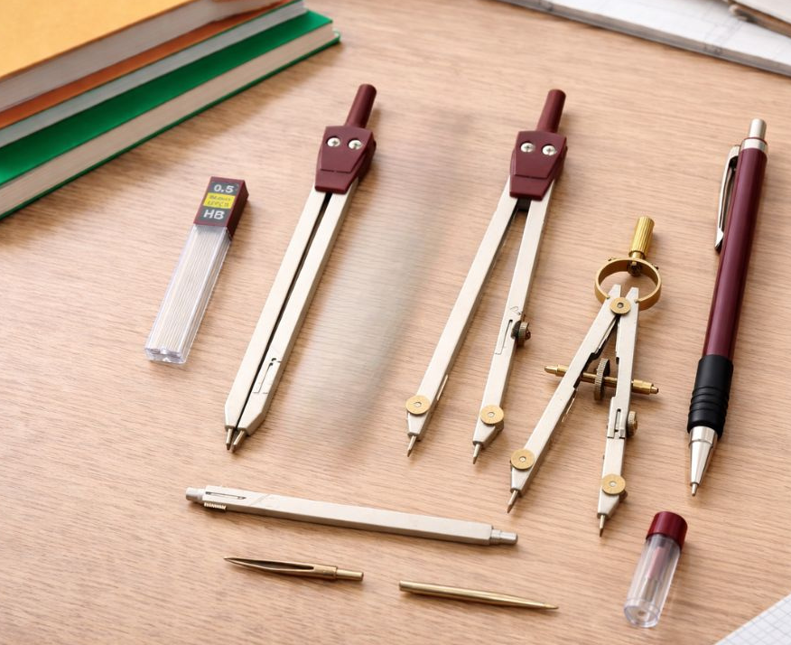 Set Geometrie 9 Piese cu Compas, Creion Mecanic, Mine Rezerva si Cutie pentru Scoala