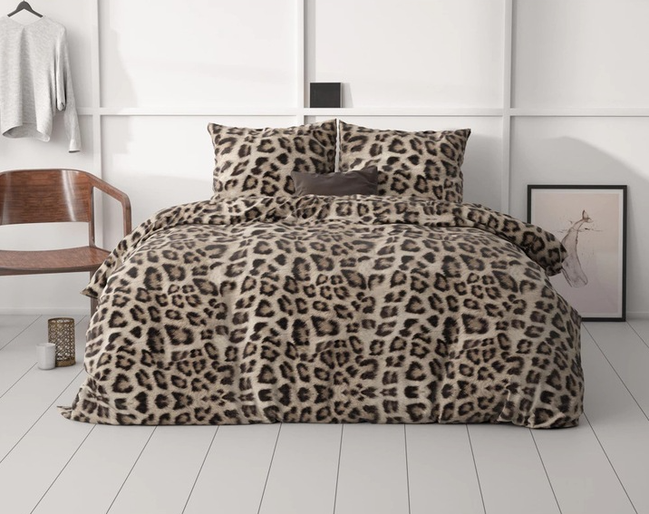 Lenjerie de pat Sleeptime, 1x husa pilota 140x200/220, 1x fete de perna 60x70, Microfibra 100%, Hipoalergenica, 90 GSM, model Classy Deep Panther Brown, imprimeu Print Digital, culoare Maro