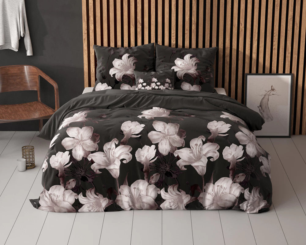 Set Lenjerie de pat, Sleeptime Elegance Dark Flower Black 200x220, 80% bumbac 20% poliester, dublu fata, 2 fete perna, 150 GSM, antialergic