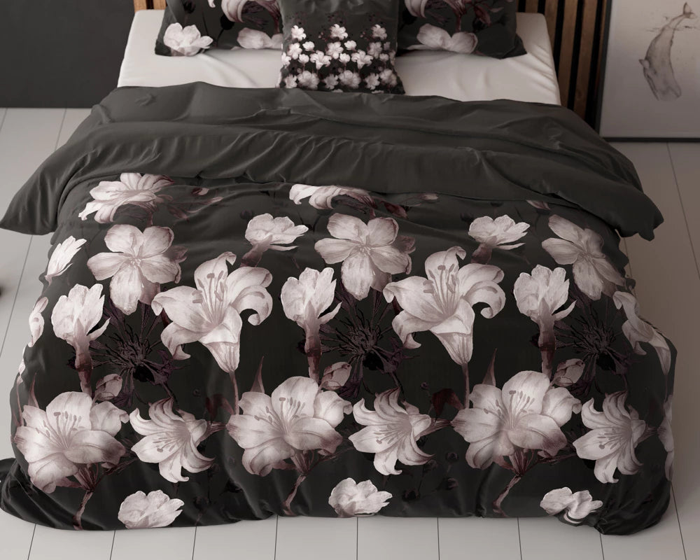 Set Lenjerie de pat, Sleeptime Elegance Dark Flower Black 200x220, 80% bumbac 20% poliester, dublu fata, 2 fete perna, 150 GSM, antialergic
